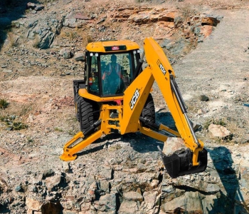 JCB 4DX